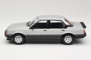 Opel Ascona C SR Argent MCG 1:18 MCG18460 Métal Moulé — image 3 sur 6