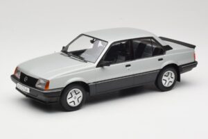Opel Ascona C SR Argent MCG 1:18 MCG18460 Métal Moulé