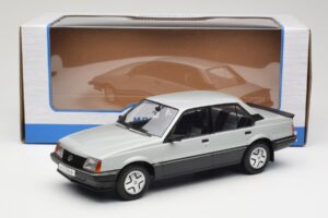 Opel Ascona C SR Argent MCG 1:18 MCG18460 Métal Moulé — image 6 sur 6