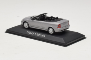 Opel Astra G Cabriolet Grey Metallic Minichamps 1:43 ASTRA001 Métal Moulé — image 3 sur 4