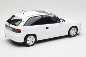 Opel Astra F GSi Blanc Casablanca Norev 1:18 183673 Métal Moulé — image 2 sur 6