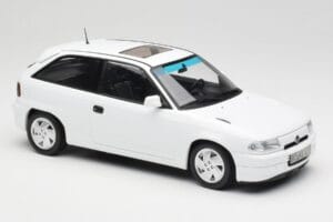 Opel Astra F GSi Blanc Casablanca Norev 1:18 183673 Métal Moulé — image 4 sur 6