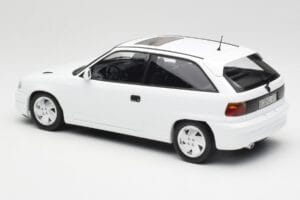 Opel Astra F GSi Blanc Casablanca Norev 1:18 183673 Métal Moulé — image 5 sur 6