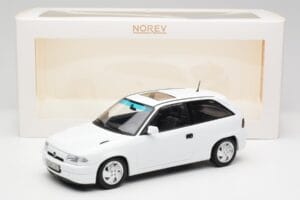 Opel Astra F GSi Blanc Casablanca Norev 1:18 183673 Métal Moulé — image 6 sur 6