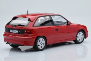 Opel Astra F GSi Rouge Norev 1:18 183672 Métal Moulé — image 2 sur 6