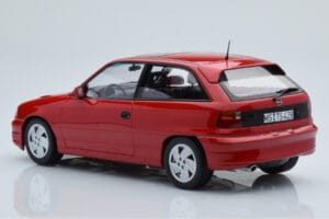 Opel Astra F GSi Rouge Norev 1:18 183672 Métal Moulé — image 5 sur 6