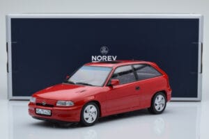 Opel Astra F GSi Rouge Norev 1:18 183672 Métal Moulé — image 6 sur 6