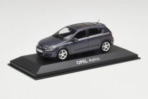 Opel Astra H Bleu Foncé Minichamps 1:43 B24910027-A1 Métal Moulé — image 2 sur 4