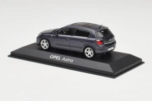 Opel Astra H Bleu Foncé Minichamps 1:43 B24910027-A1 Métal Moulé — image 3 sur 4