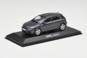 Opel Astra H Gris Minichamps 1:43 B24910027A Métal Moulé — image 2 sur 4