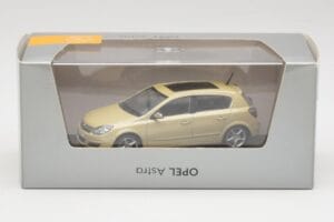 Opel Astra H Jaune Métallisé Minichamps 1:43 403043003 Métal Moulé — image 4 sur 4