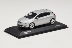 Opel Astra J Argent Minichamps 1:43 400049000 Métal Moulé — image 2 sur 4