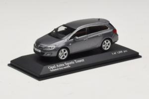 Opel Astra J Sports Tourer Minichamps 1:43 400049014 Métal Moulé — image 2 sur 4