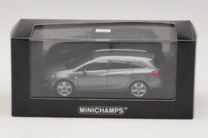 Opel Astra J Sports Tourer Minichamps 1:43 400049014 Métal Moulé — image 4 sur 4
