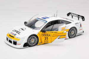 Opel Calibra V6 #21 N. Amorim DTM 1995 UT Models 1:18 180954221 Métal Moulé — image 2 sur 8