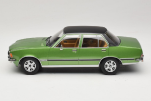 Opel Commodore B Vert MCG 1:18 MCG18565 Métal Moulé — image 3 sur 6