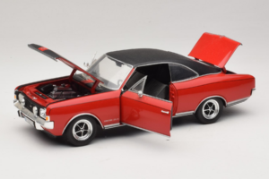 Opel Commodore GS/E Rouge Revell 1:18 08826 Métal Moulé — image 2 sur 8