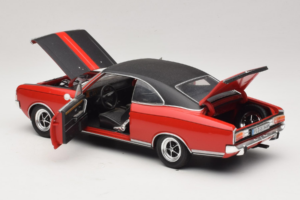 Opel Commodore GS/E Rouge Revell 1:18 08826 Métal Moulé — image 5 sur 8
