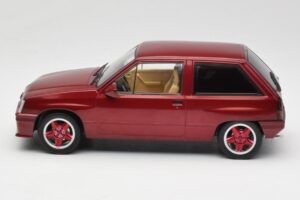 Opel Corsa A Custom Rouge MCG 1:18 MCG18433 Métal Moulé — image 3 sur 6