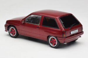 Opel Corsa A Custom Rouge MCG 1:18 MCG18433 Métal Moulé — image 5 sur 6