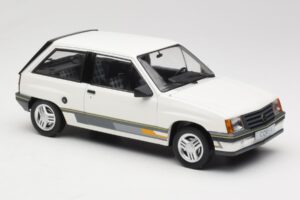 Opel Corsa A Sprint Blanc MCG 1:18 MCG18432 Métal Moulé — image 4 sur 6