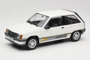 Opel Corsa A Sprint Blanc MCG 1:18 MCG18432 Métal Moulé