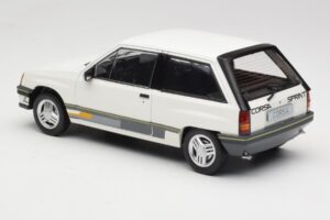 Opel Corsa A Sprint Blanc MCG 1:18 MCG18432 Métal Moulé — image 5 sur 6