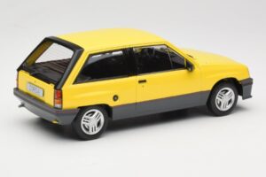 Opel Corsa A SR Jaune MCG 1:18 MCG18431 Métal Moulé — image 2 sur 6