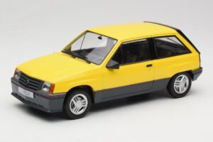 Opel Corsa A SR Jaune MCG 1:18 MCG18431 Métal Moulé