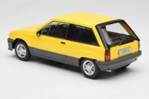 Opel Corsa A SR Jaune MCG 1:18 MCG18431 Métal Moulé — image 5 sur 6