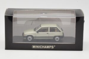 Opel Corsa A Swing Vert Minichamps 1:43 400045002 Métal Moulé — image 4 sur 4