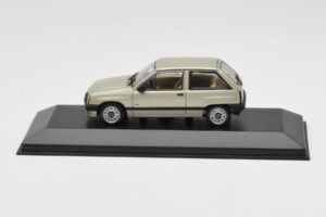 Opel Corsa A Swing Vert Minichamps 1:43 400045002 Métal Moulé