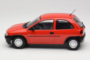 Opel Corsa B Rouge MCG 1:18 MCG18513 Métal Moulé — image 3 sur 6