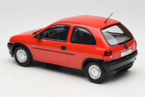 Opel Corsa B Rouge MCG 1:18 MCG18513 Métal Moulé — image 5 sur 6