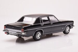 Opel Diplomat V8 Noir Norev 1:18 183687 Métal Moulé — image 2 sur 6
