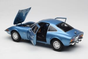 Opel GT Bleu Minichamps 1:18 180049020 Métal Moulé — image 5 sur 8