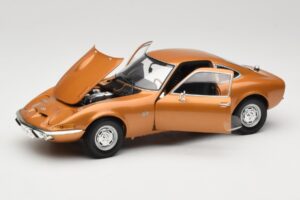 Opel GT Or Minichamps 1:18 180049025 Métal Moulé — image 2 sur 8