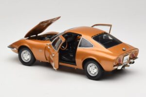 Opel GT Or Minichamps 1:18 180049025 Métal Moulé — image 5 sur 8
