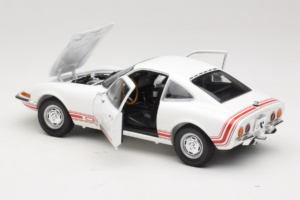 Opel GT Blanc Minichamps 1:18 180049027 Métal Moulé — image 5 sur 8