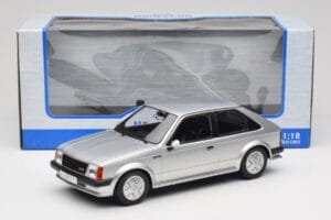 Opel Kadett D GTE Argent MCG 1:18 MCG18533 Métal Moulé — image 6 sur 6