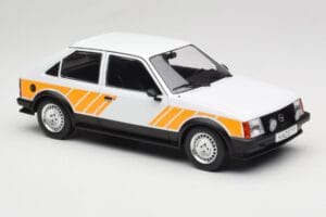 Opel Kadett D SR Blanc avec Décor Jaune MCG 1:18 MCG18534 Métal Moulé — image 4 sur 6