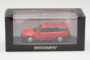 Opel Kadett E Club Break Rouge Minichamps 1:43 400045910 Métal Moulé — image 2 sur 3