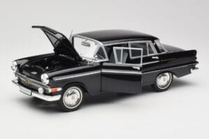 Opel Kapitan P1 Noir Revell 1:18 08822 Métal Moulé — image 2 sur 8