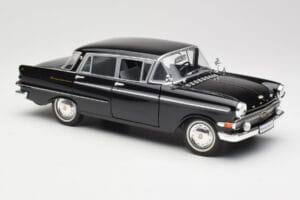Opel Kapitan P1 Noir Revell 1:18 08822 Métal Moulé — image 6 sur 8