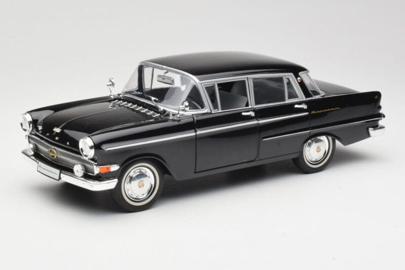 Opel Kapitan P1 Noir Revell 1:18 08822 Métal Moulé