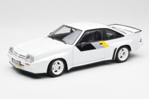 Opel Manta 400 Homologation Blanc Revell 1:18 8819 Métal Moulé