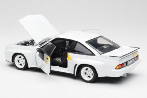 Opel Manta 400 Homologation Blanc Revell 1:18 8819 Métal Moulé — image 5 sur 8