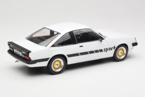 Opel Manta B Sport Blanc MCG 1:18 MCG18237 Métal Moulé — image 2 sur 6