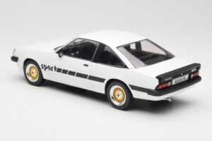 Opel Manta B Sport Blanc MCG 1:18 MCG18237 Métal Moulé — image 5 sur 6