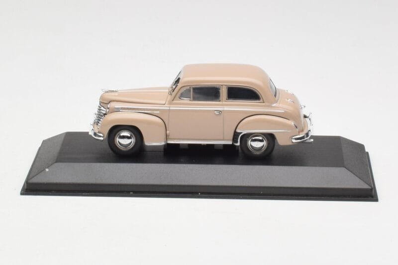 Opel Olympia A Beige Minichamps 1:43 430040404 Métal Moulé